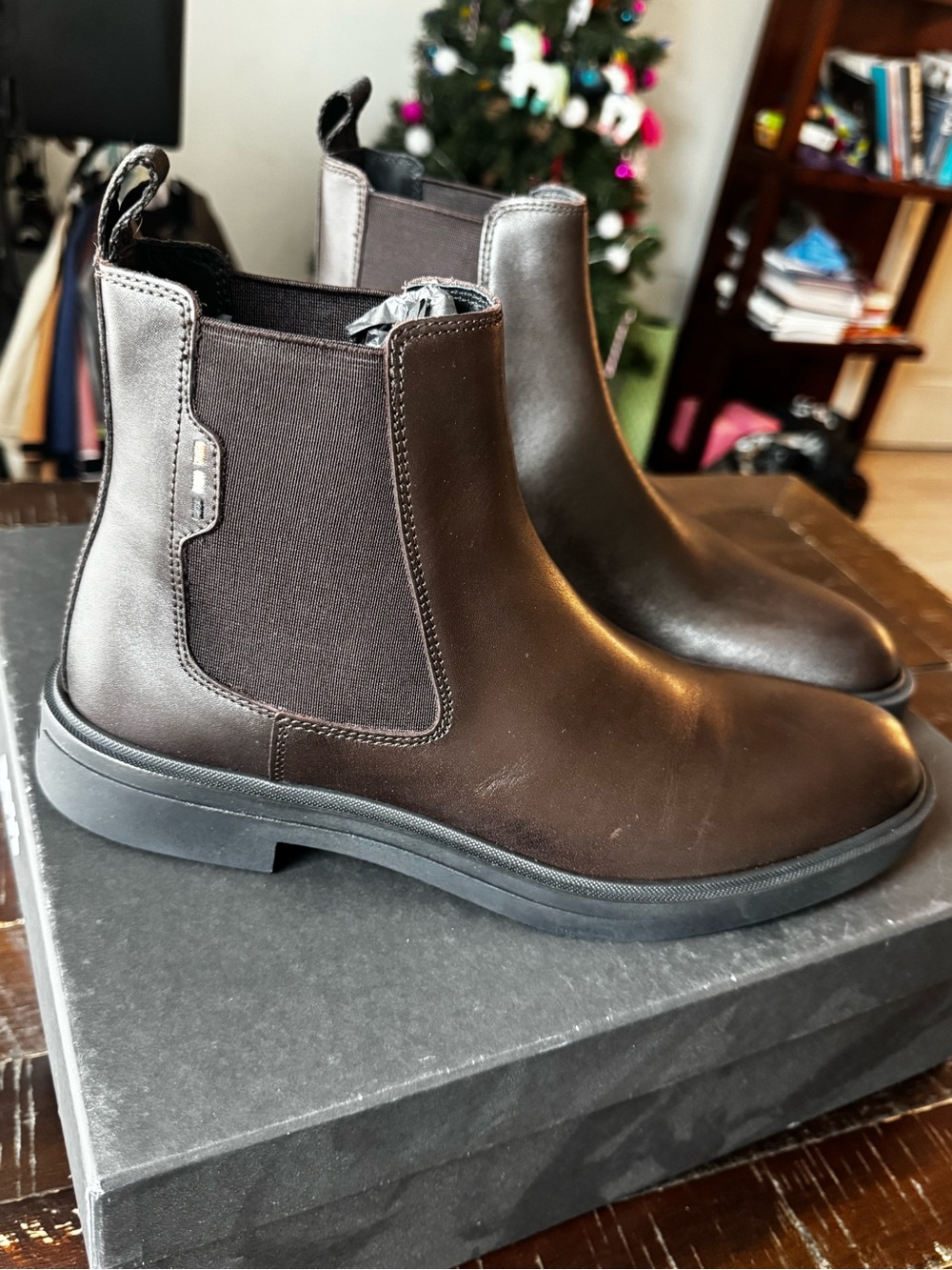 Men's Chelsea Boots in Dark Brown - Classic Pull-On Design